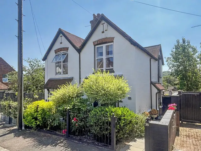 Spring Gardens Road, High Wycombe HP13 7AG, photo 1