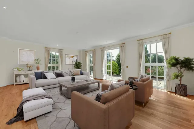 Photo 3 — Blackhills, Esher, Surrey, KT10 9JP