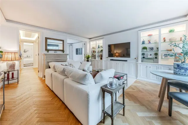 Palace Gardens Terrace, London, W8 4RP, photo 1