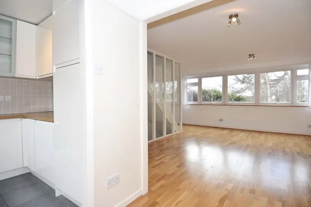 Woodville Road, Richmond, TW10, photo 3