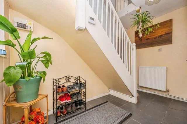 Bright Crescent, Tamworth, B77, photo 2