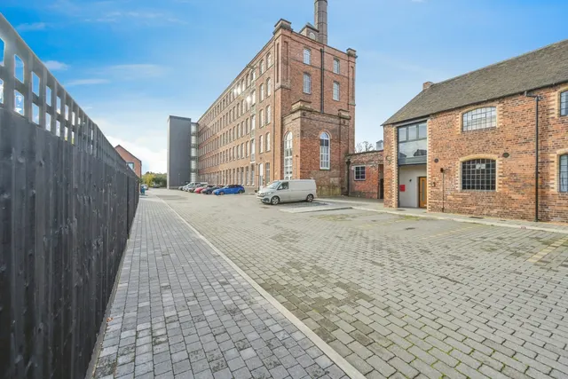 Tolson Court, Fazeley, Tamworth, Staffordshire, B78, photo 1