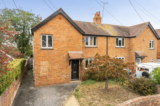 East Street, Thame, OX9, photo 1