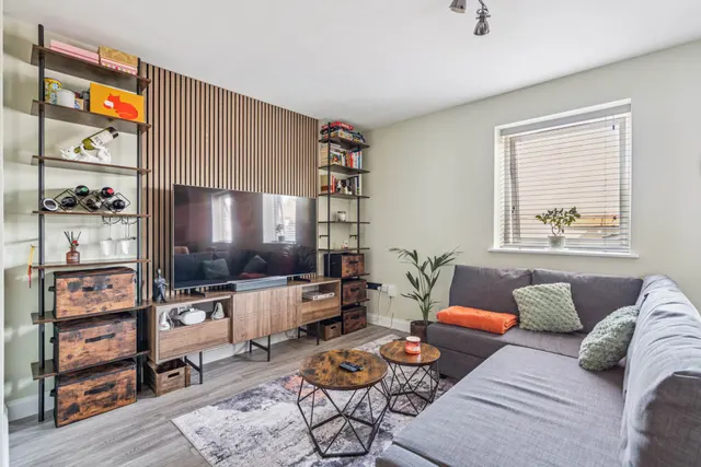 Flat 2, 255 St. Albans Road, Watford, Watford, WD24 5BQ, photo 1