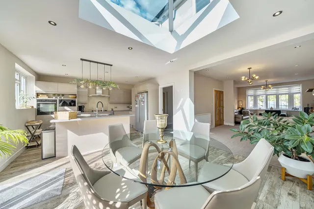 Swakeleys Drive, Ickenham, UB10, photo 3