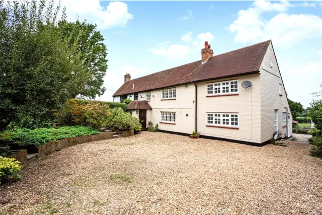 Redlands Lane, Ewshot, GU10, photo 1
