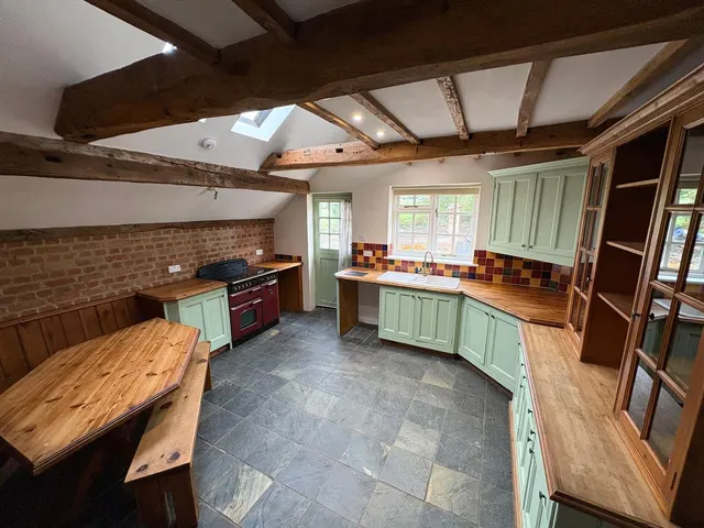 Redlands Lane, Ewshot, GU10, photo 2