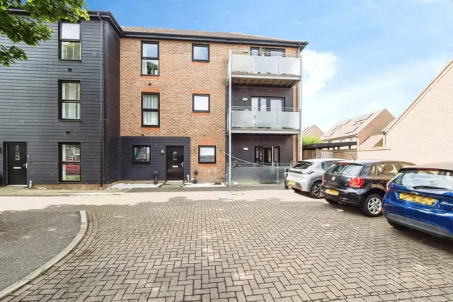 Dunningford Close, Hornchurch, RM12, photo 1