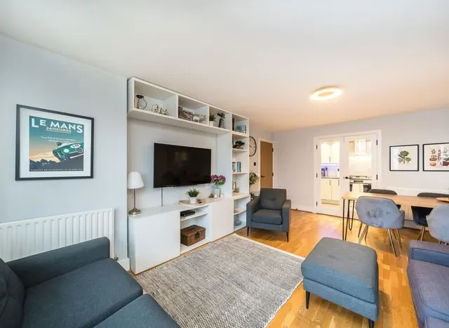Photo 2 — Jerome Place, Kingston Upon Thames, KT1