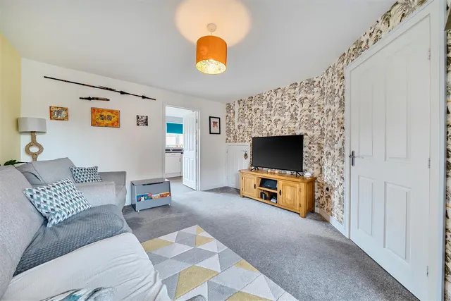 Photo 2 — Southfields, Portchester