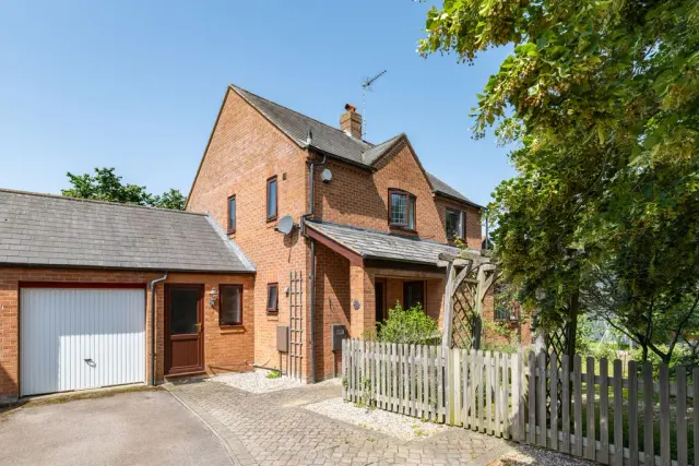 Cook Close, Walton Park, Milton Keynes, Buckinghamshire, MK7 7JA, photo 1