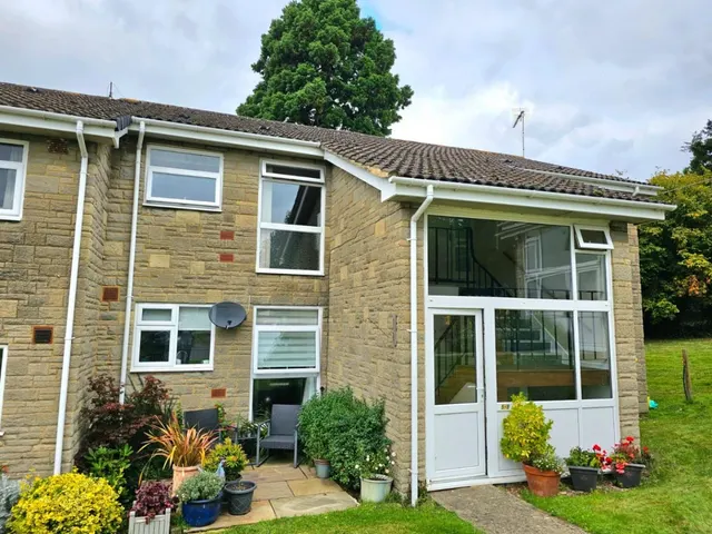Hopton Road, Cam, GL11, photo 1