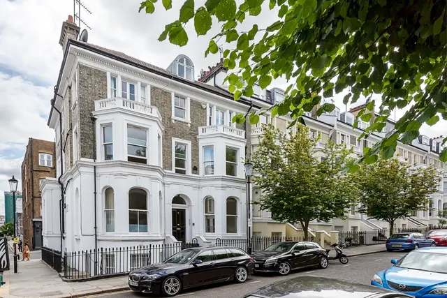 Photo 3 — Campden Hill Gardens London W8