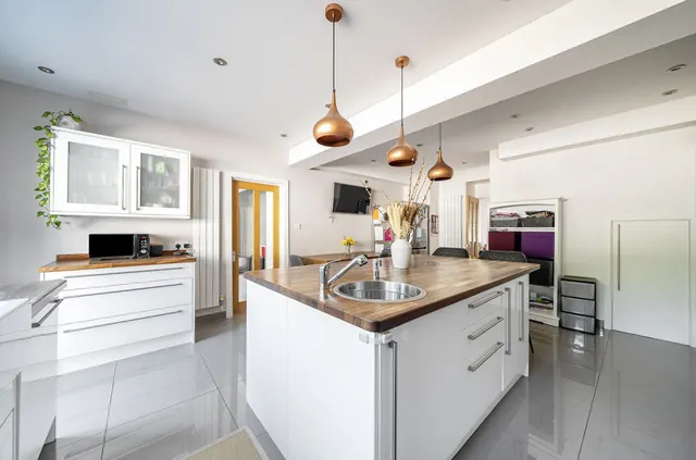Photo 3 — Grovelands Road, Purley CR8 4LA