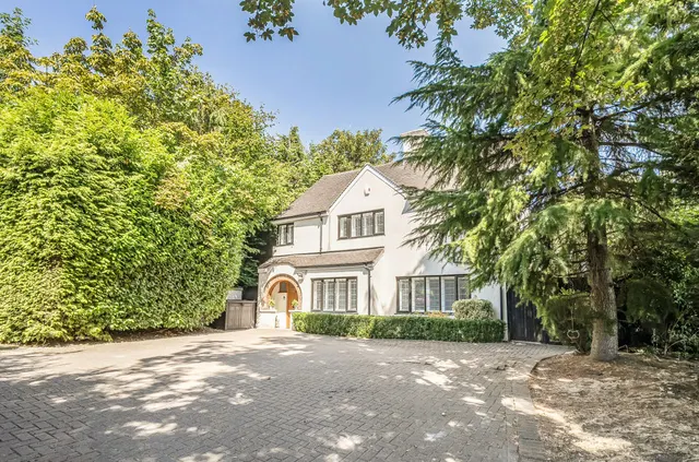 Grovelands Road, Purley CR8 4LA, photo 1