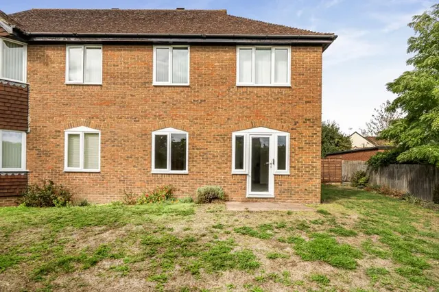 Ferndale Court, Thatcham, RG19, photo 1