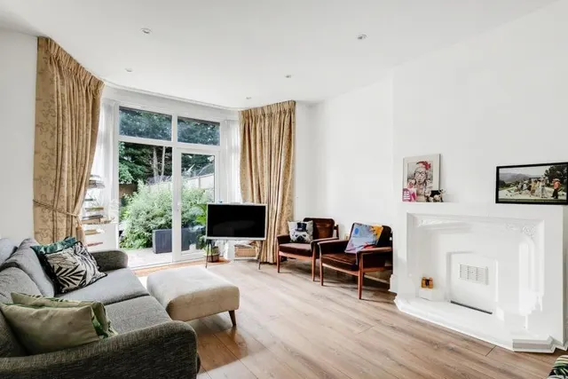 Hoop Lane, NW11, photo 2