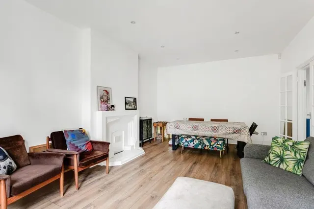 Hoop Lane, NW11, photo 1