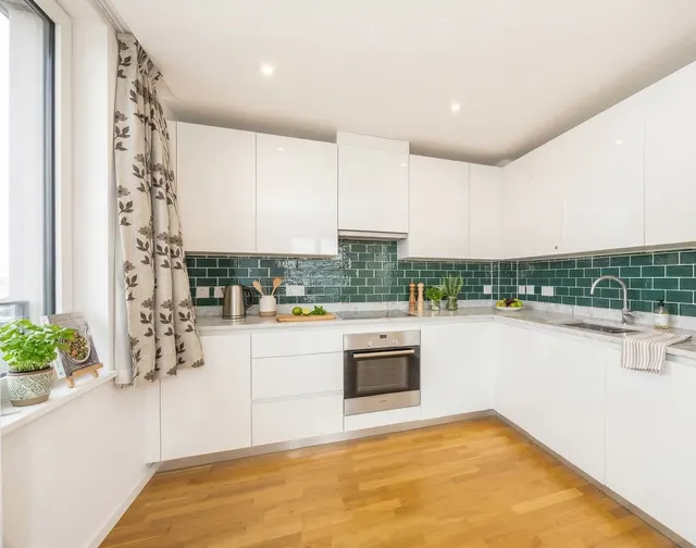 Logan Close, Stratford, E20, photo 3