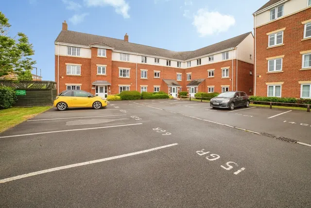 Photo 2 — Archdale Close, Chesterfield, Derbyshire, S40