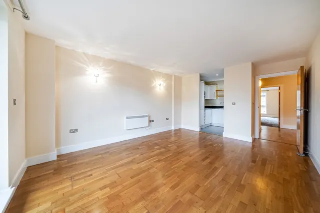 Peckham Grove, SE15, photo 1