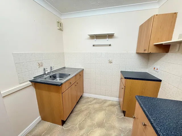 Photo 2 — OVER 55s, Chamberlaine Court, Banbury
