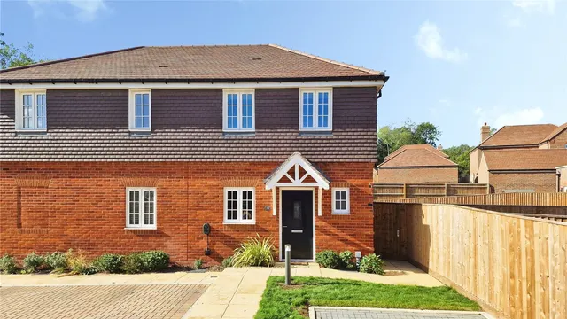 Assheton Croft, Binfield, RG42, photo 1