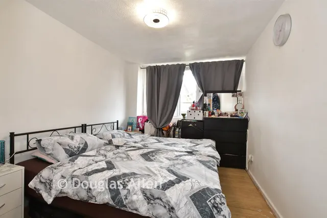 Ray Lodge Road, Woodford Green, IG8, photo 3