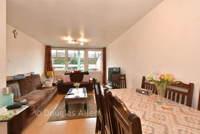 Ray Lodge Road, Woodford Green, IG8, photo 2