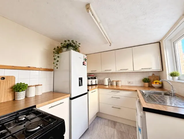 Catherine Terrace, Newport, PO30, photo 2