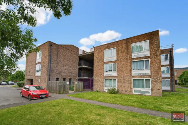 Bristol Close, Stanwell, photo 1