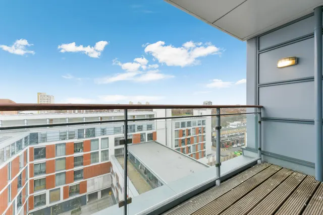Cornell Square, Nine Elms, SW8, photo 2