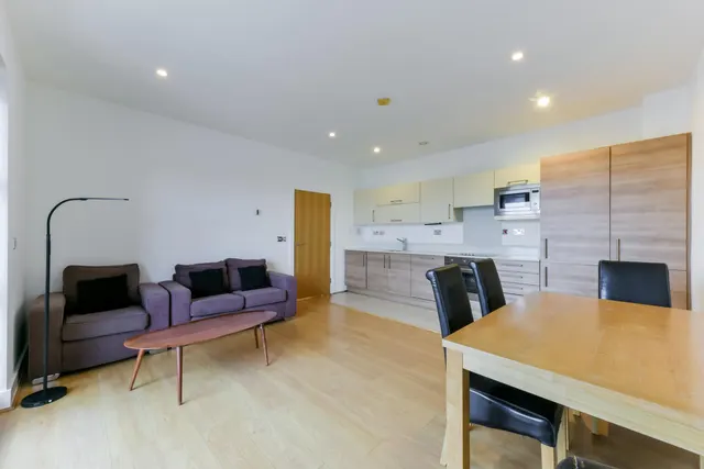 Cornell Square, Nine Elms, SW8, photo 1