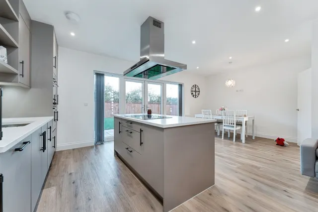 Walnut Drive, Ely, CB6, photo 2