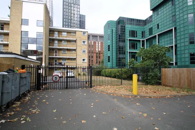 Photo 3 — Parking Space Available, CR0