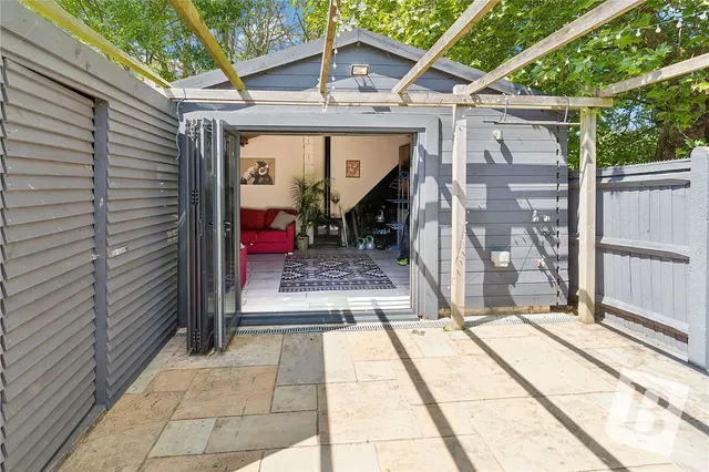 Photo 3 — Abbs Cross Lane, Hornchurch, RM12