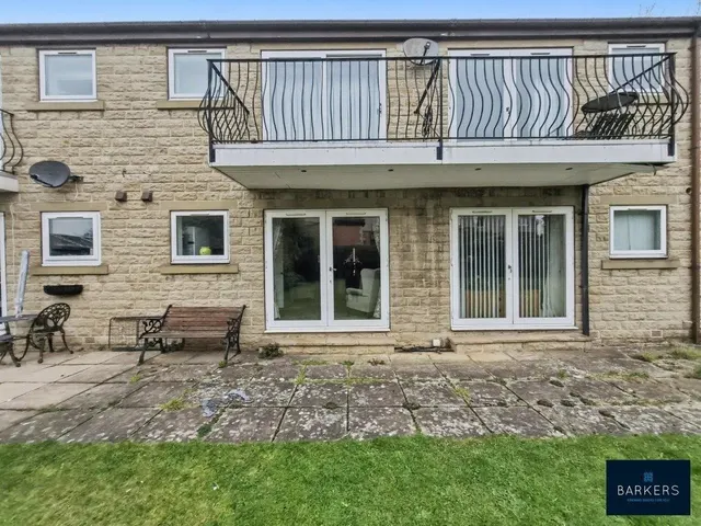High Street, Heckmondwike WF16 0AL, photo 1