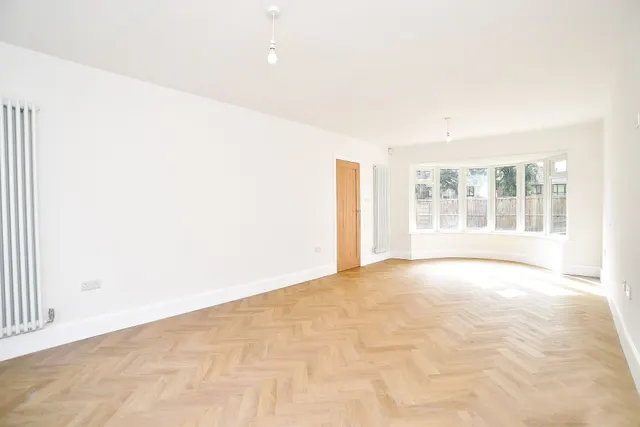 Wayside Crescent, Harrogate, HG2, photo 2