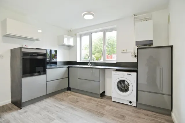 Hill Road, Arborfield, RG2, photo 2