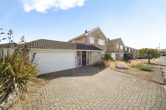 Balcombe Close, Luton, photo 1