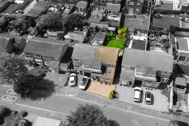 Gainsborough Avenue, Eaton Ford, St. Neots, PE19 7RJ, photo 1