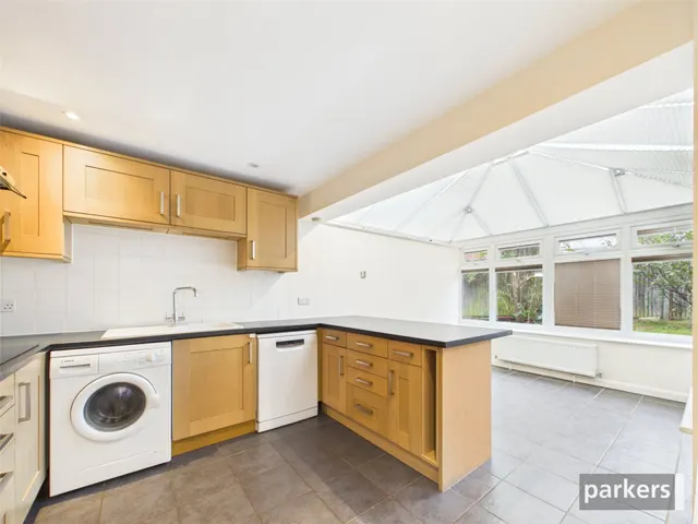 Hutton Close, Earley, RG6, photo 2