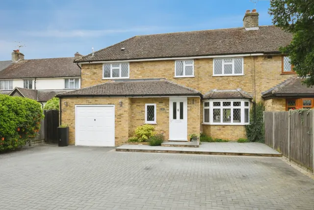 Ware Road, Hailey, Hertford, photo 1