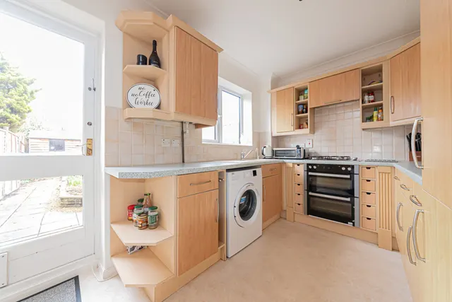 Winkfield Row, Bracknell, RG12, photo 2