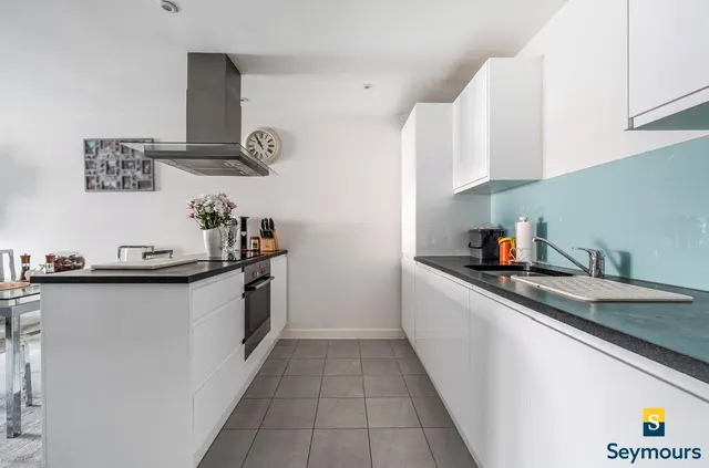 Worplesdon Road, Guildford, GU2, photo 2