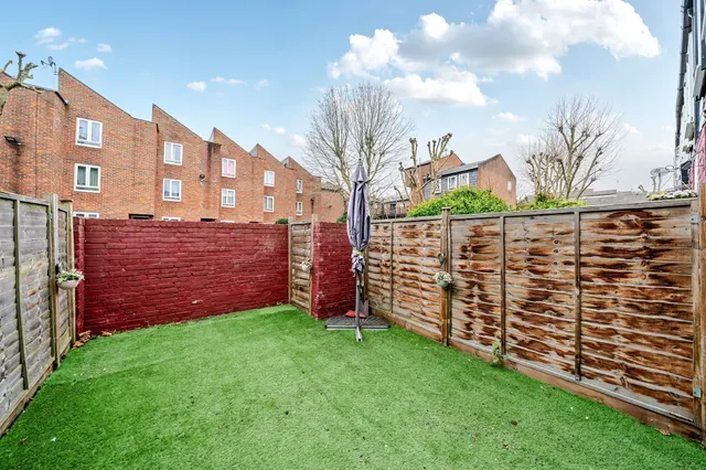 Photo 2 — Langdale Close, London