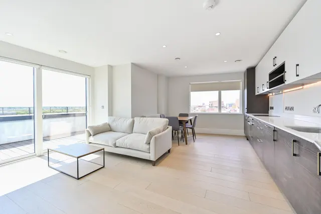 Showflat 2 (2 bed), Charter Place, Hounslow, photo 1