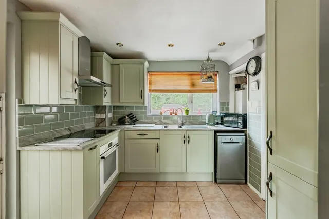 Photo 2 — Atherfield Road, Reigate