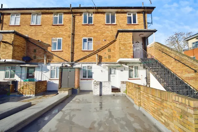 Barking Road, East Ham, London, E6, photo 1