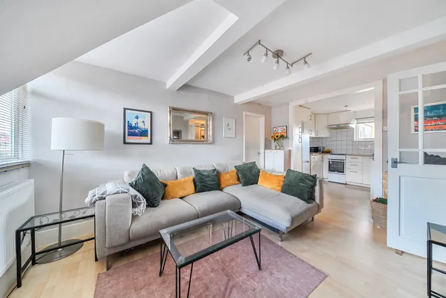 Downton Avenue, Streatham Hill, London, SW2, photo 1